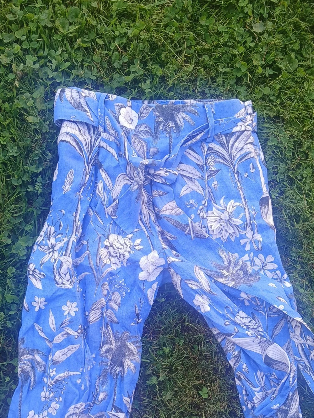 J. Crew Blue Floral Capri Pants Flowy Size 00